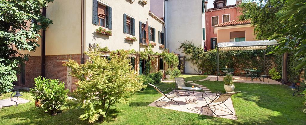 Bed & Breakfast Casa Rezzonico 2*