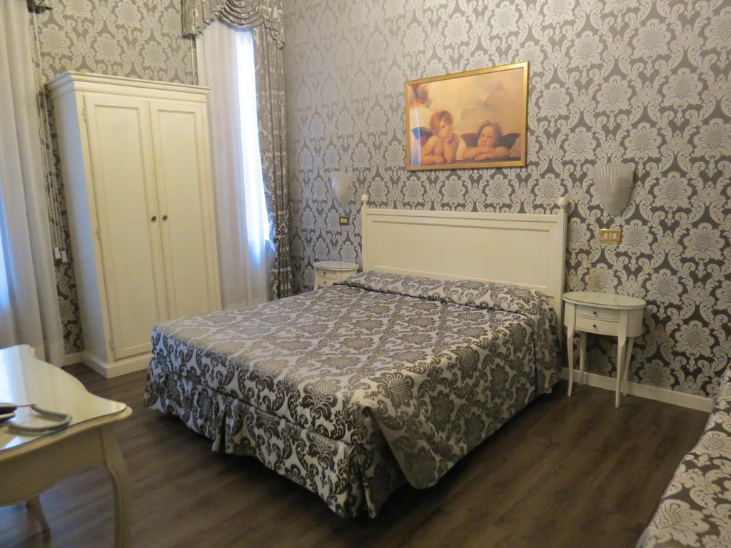 Bridge Hotel Venise