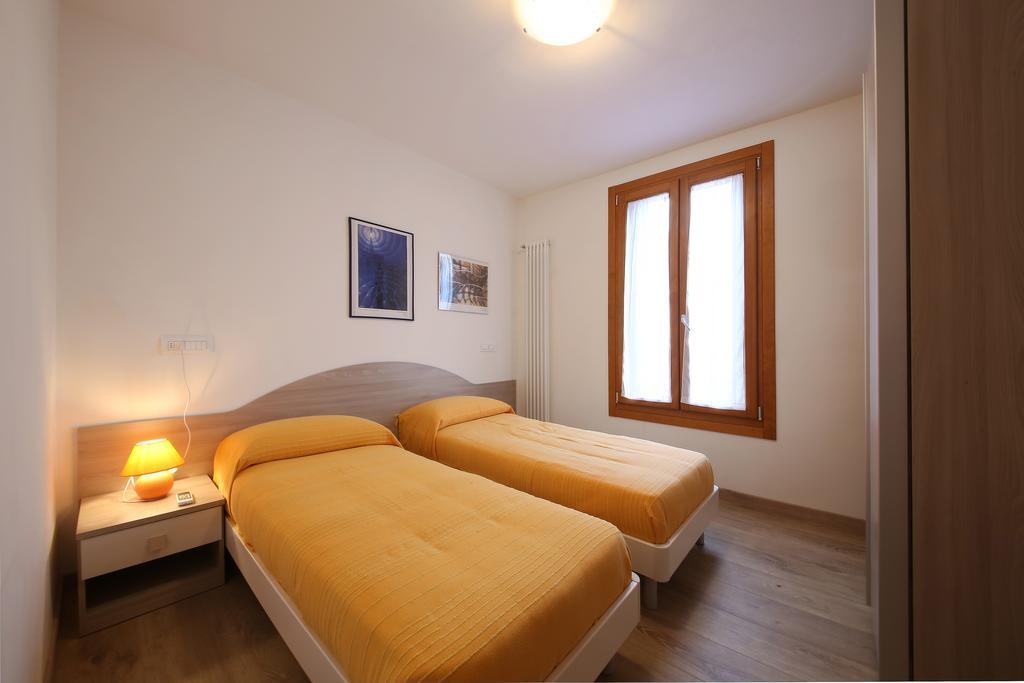 Homes & Holidays Art District Apartment Venice