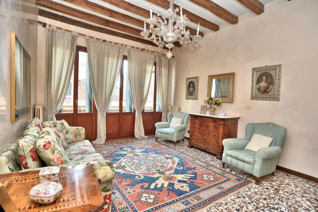 Biennale Apt Balcony Appartement