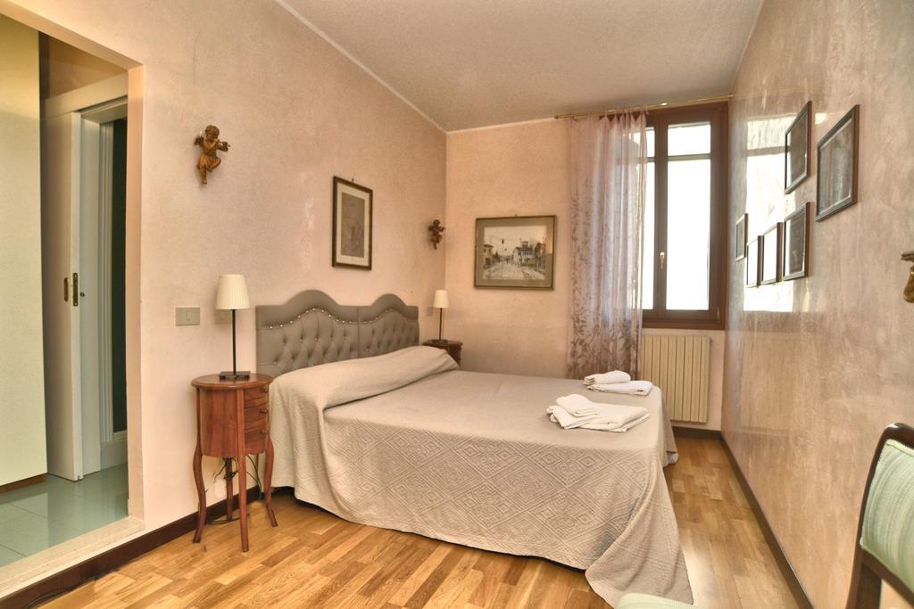 Biennale Apt Balcony * Venetië