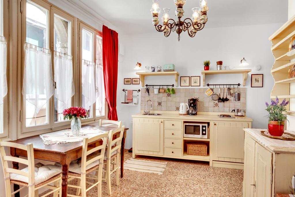 Ca' Badoer Frari Apartment