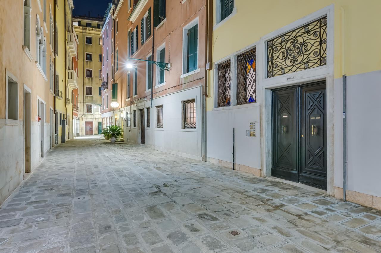 San Moise Luxury