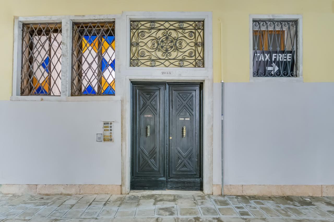San Moise Luxury