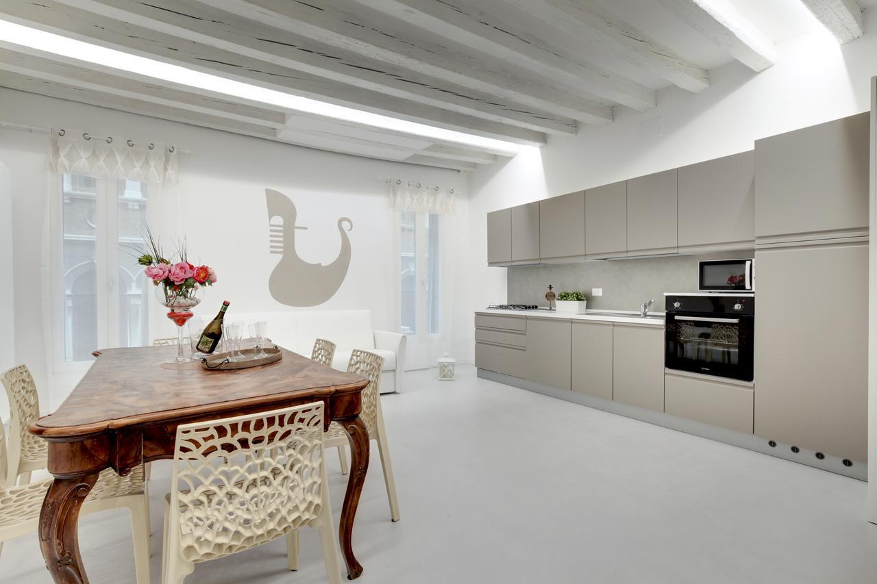 Bacchus Apartment