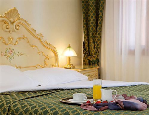 Commercio & Pellegrino 3* Venise