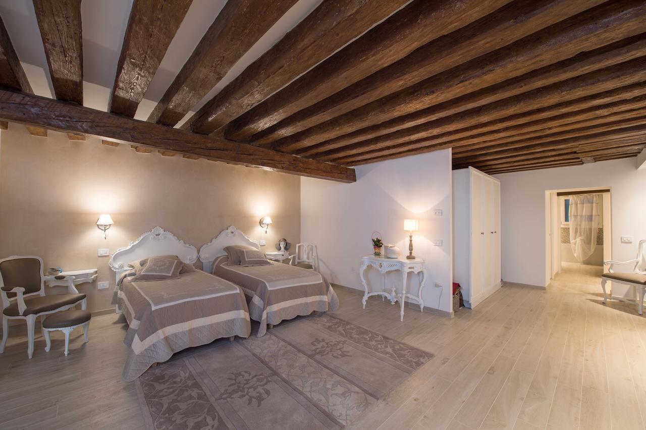 Savoia E Jolanda * Venezia
