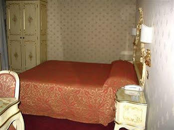 Al Leon Bed & Breakfast 3*