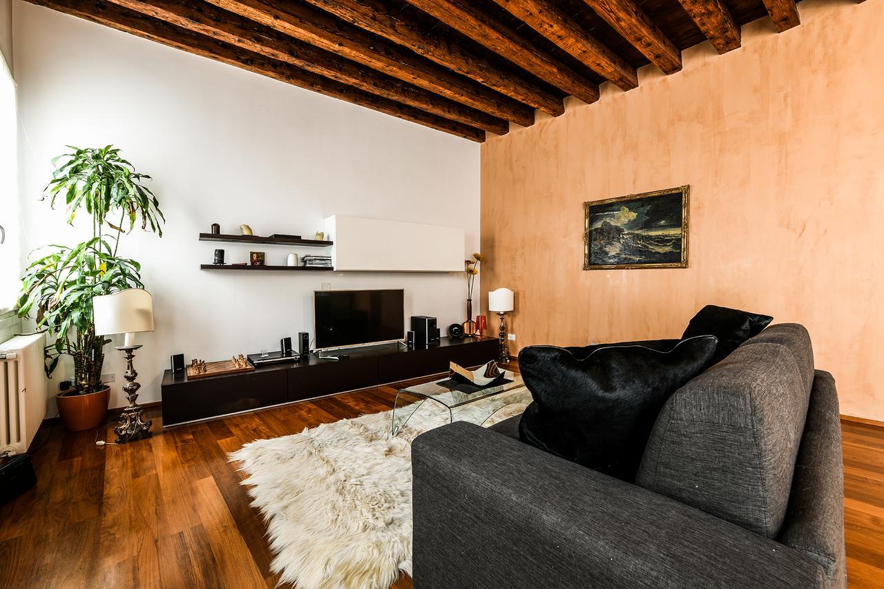 Frari Luxury Apartment Venice