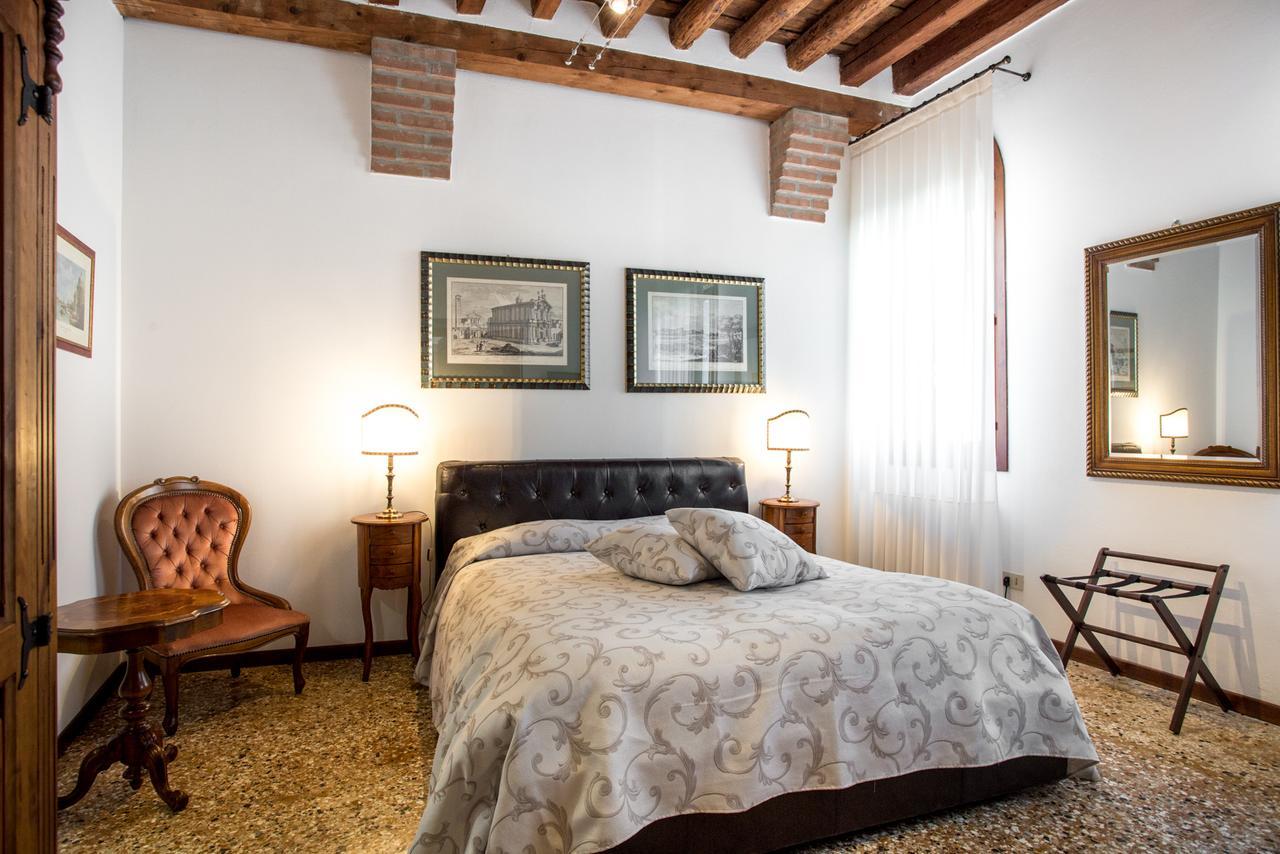 Couette-café Ca' Santo Spirito 2*