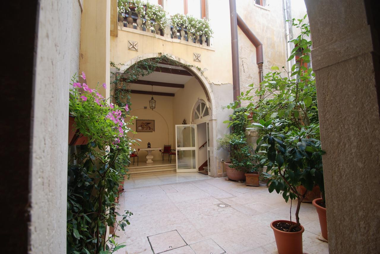 Palazzo San Beneto * Venise