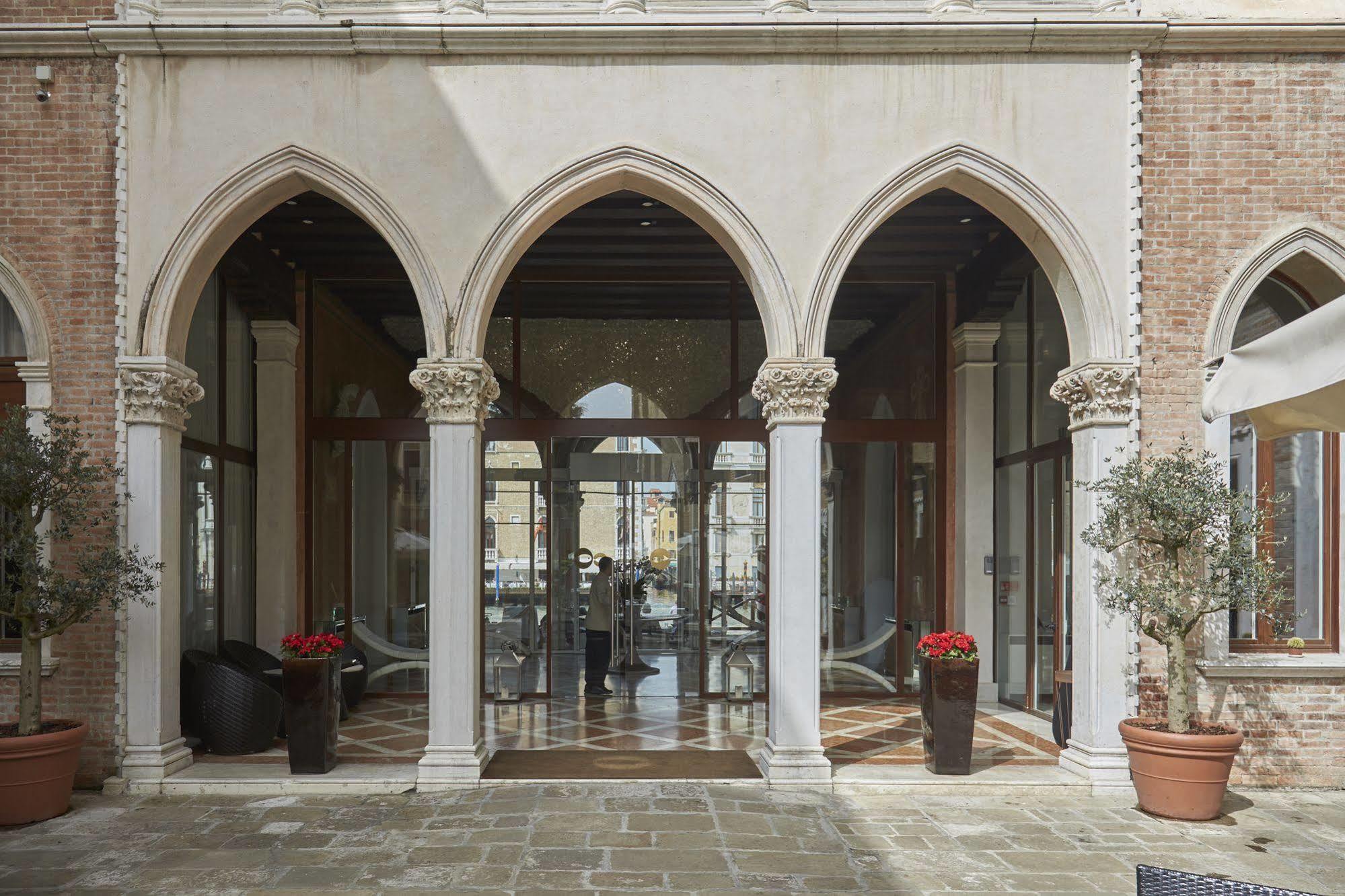 Sina Centurion Palace Hotel 5*