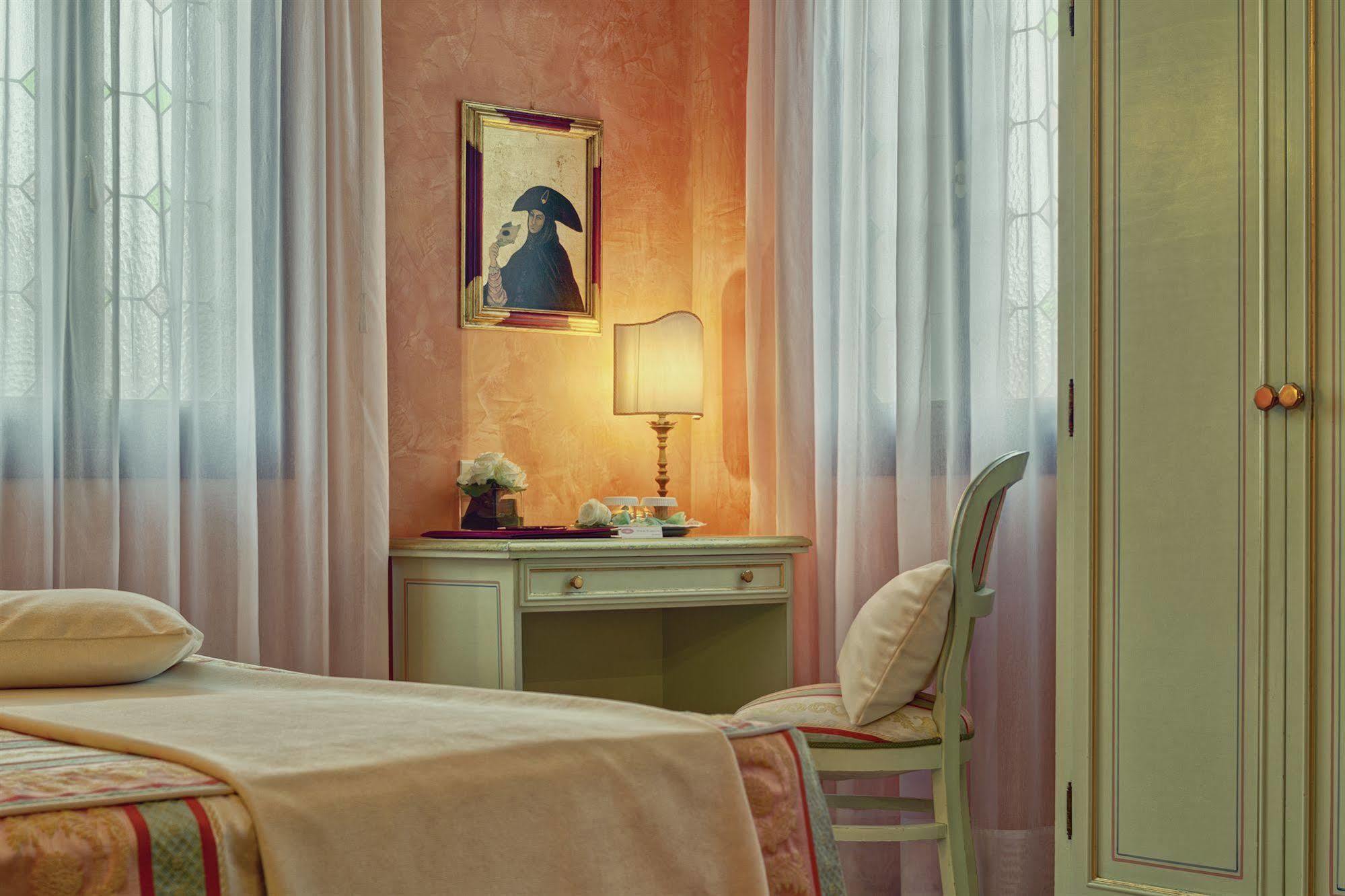 Hotel Firenze 3*