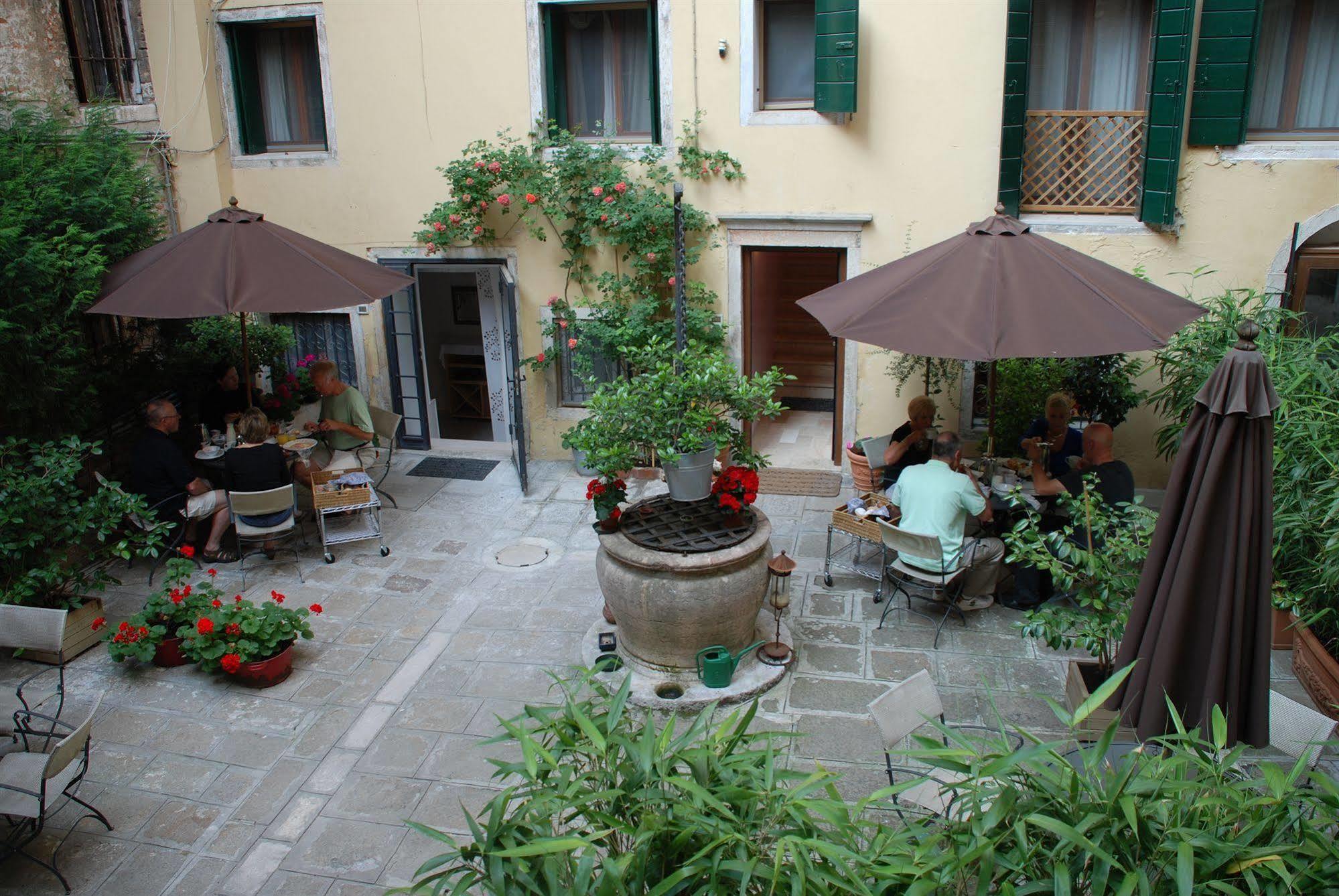 Corte 1321 2* Venise