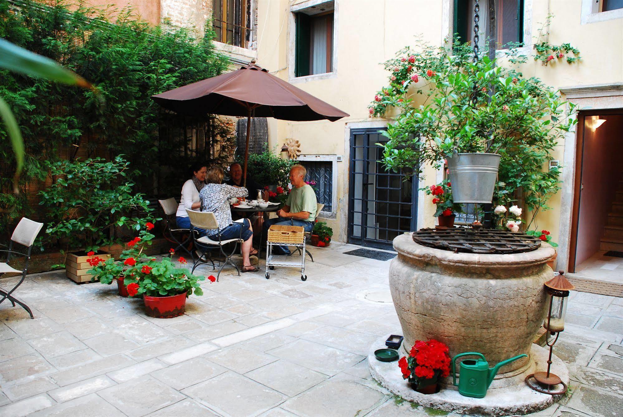 Couette-café Corte 1321 Venise