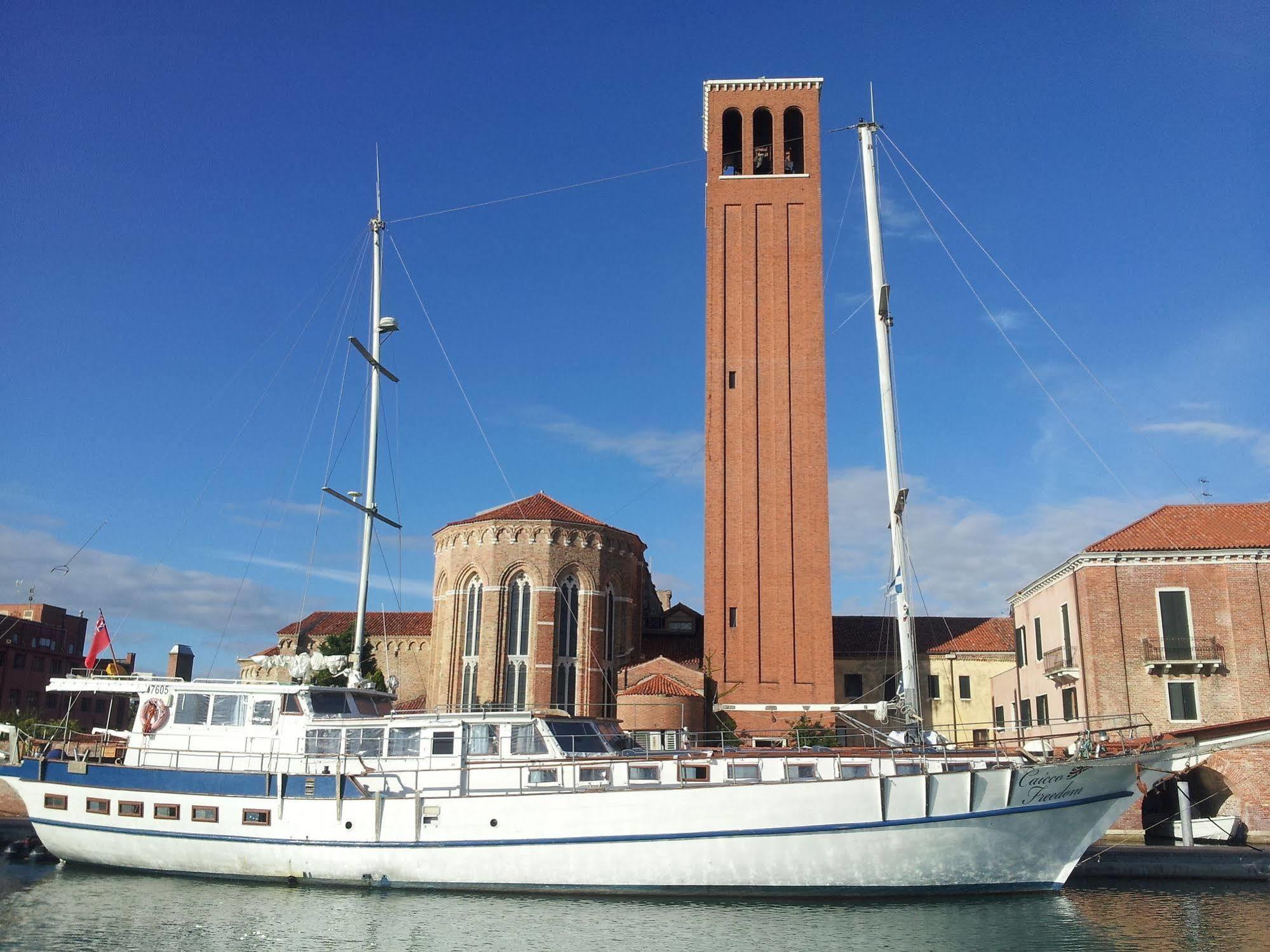 Boat&breakfast Caicco Freedom Botel 2*