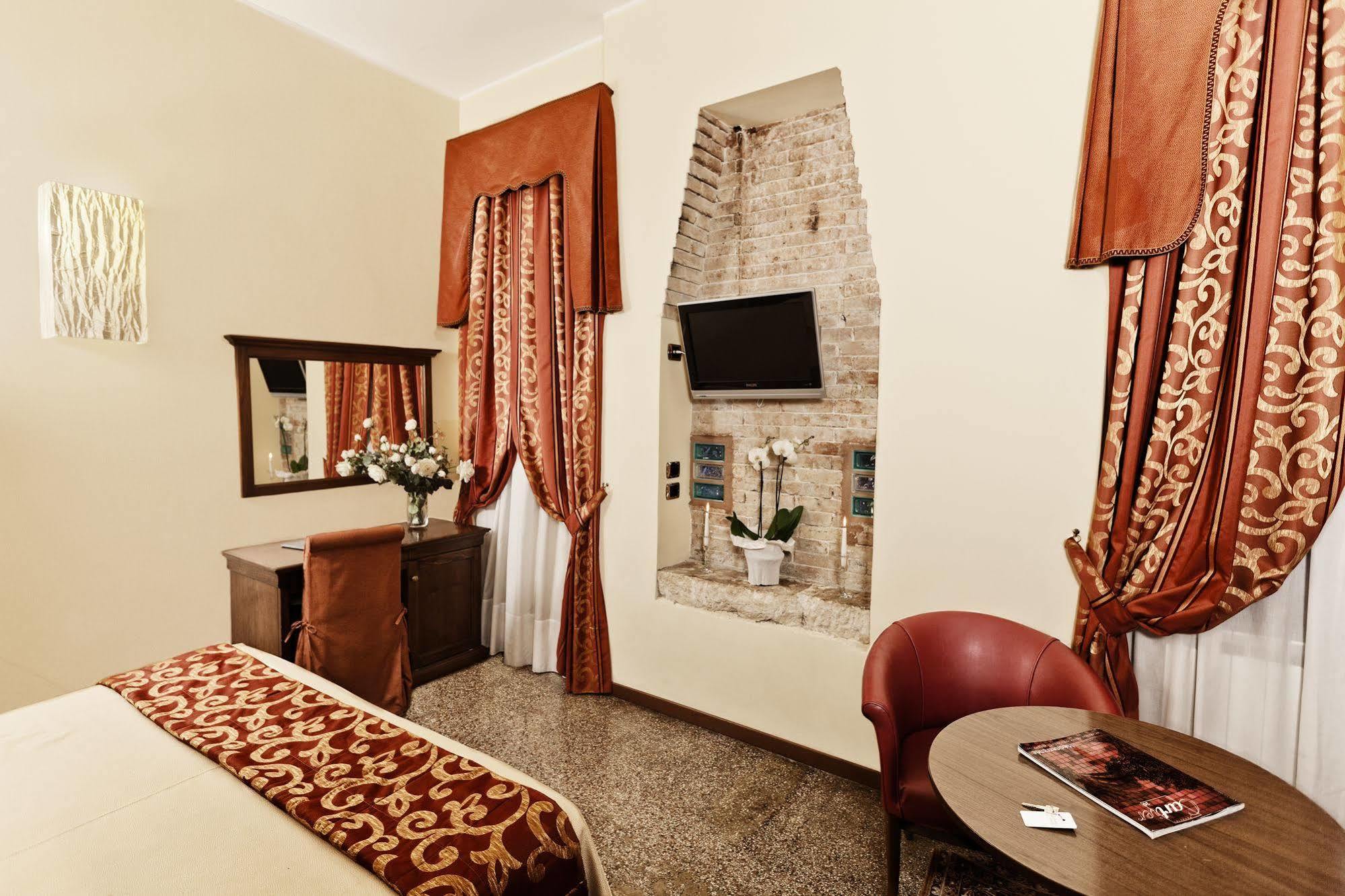 Gasthuis Ca' Bragadin E Carabba 3*