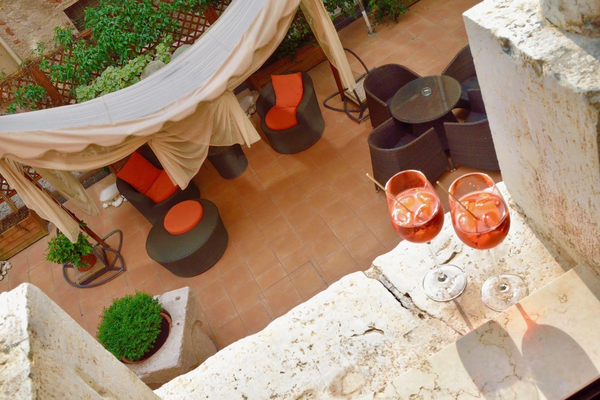 Le Isole Hotel 3*
