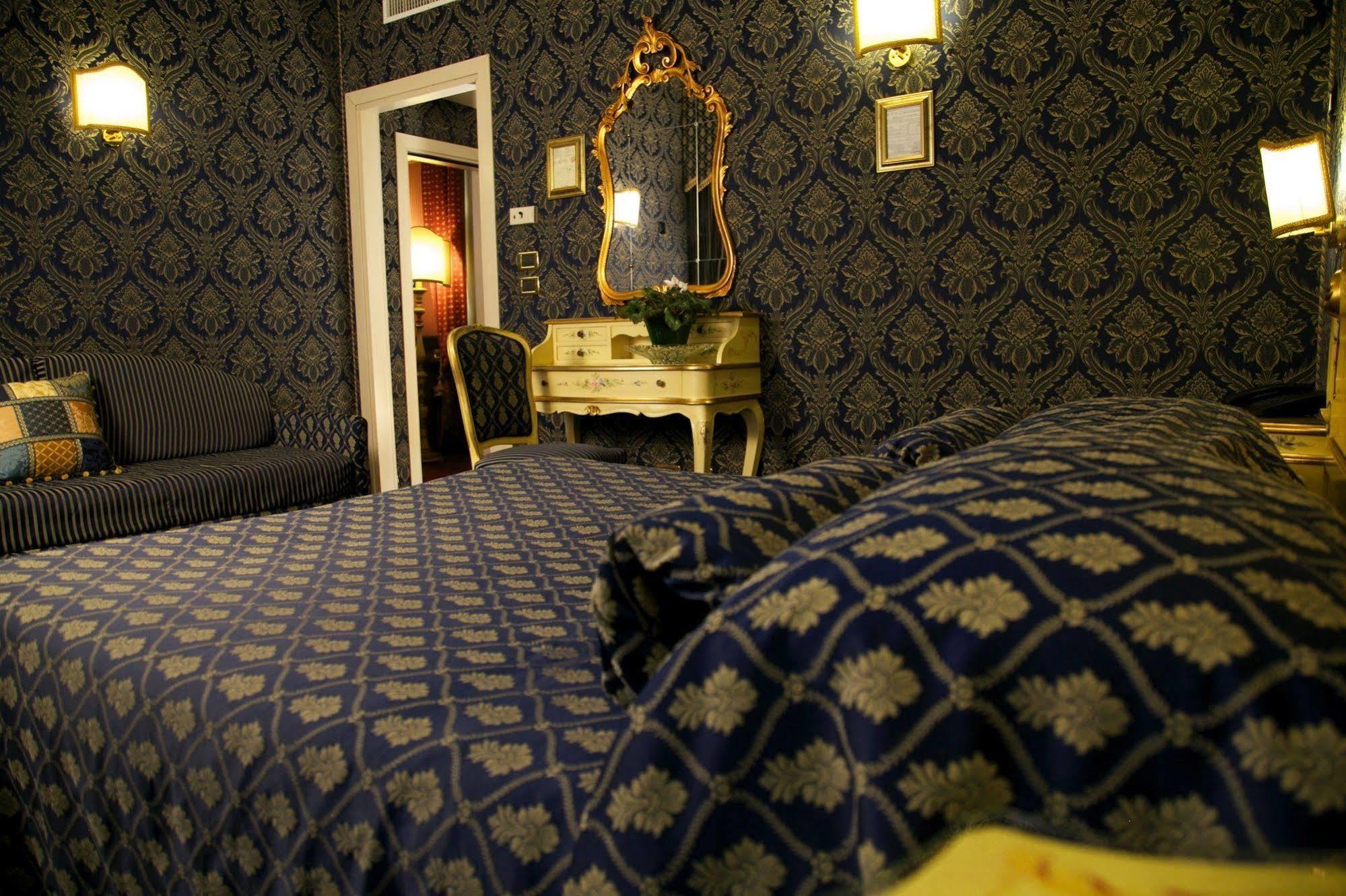 Ca' Morosini 1 & 2 2* Venice