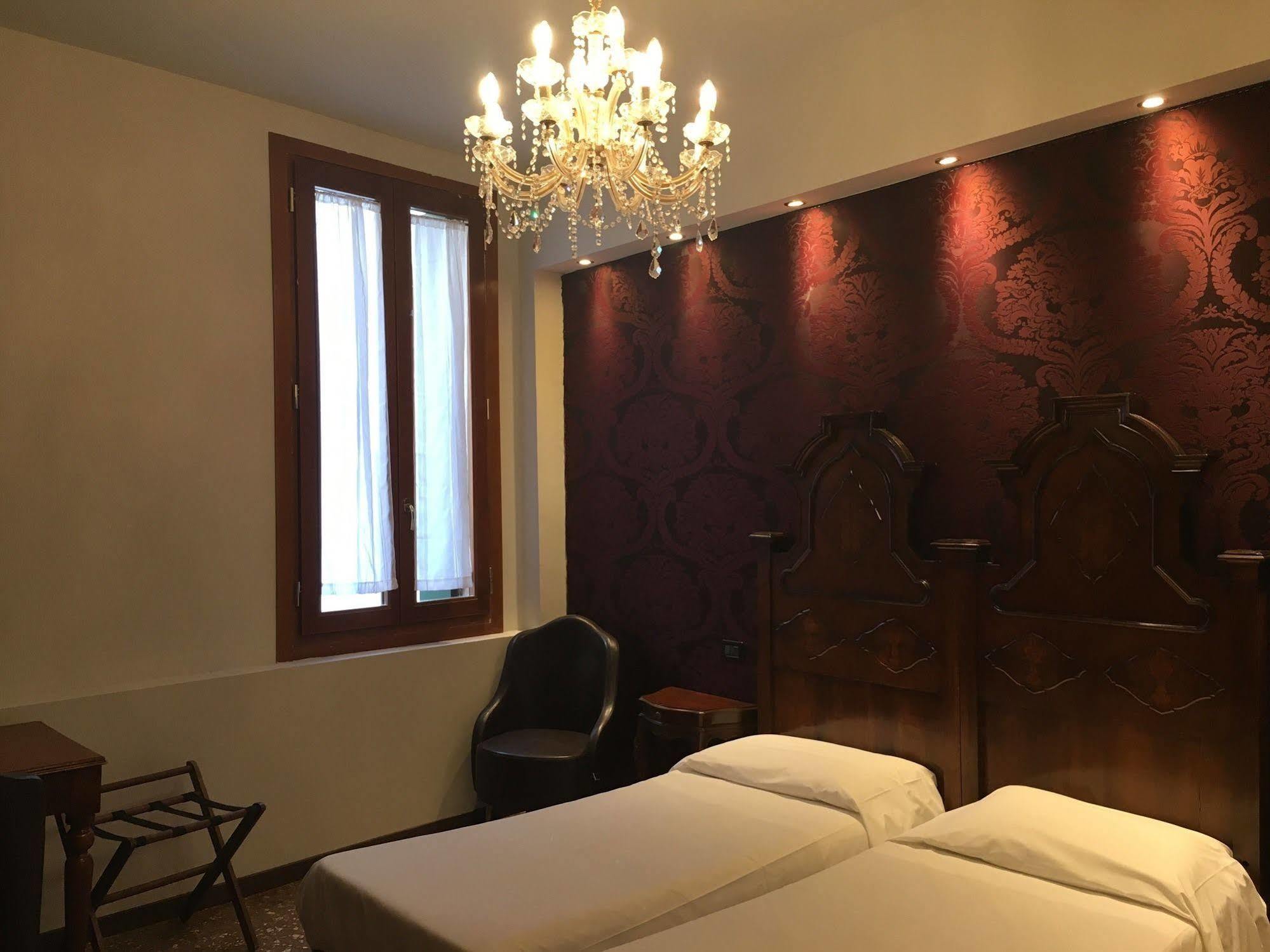 Gasthof Locanda Leon Bianco On The Grand Canal 3*