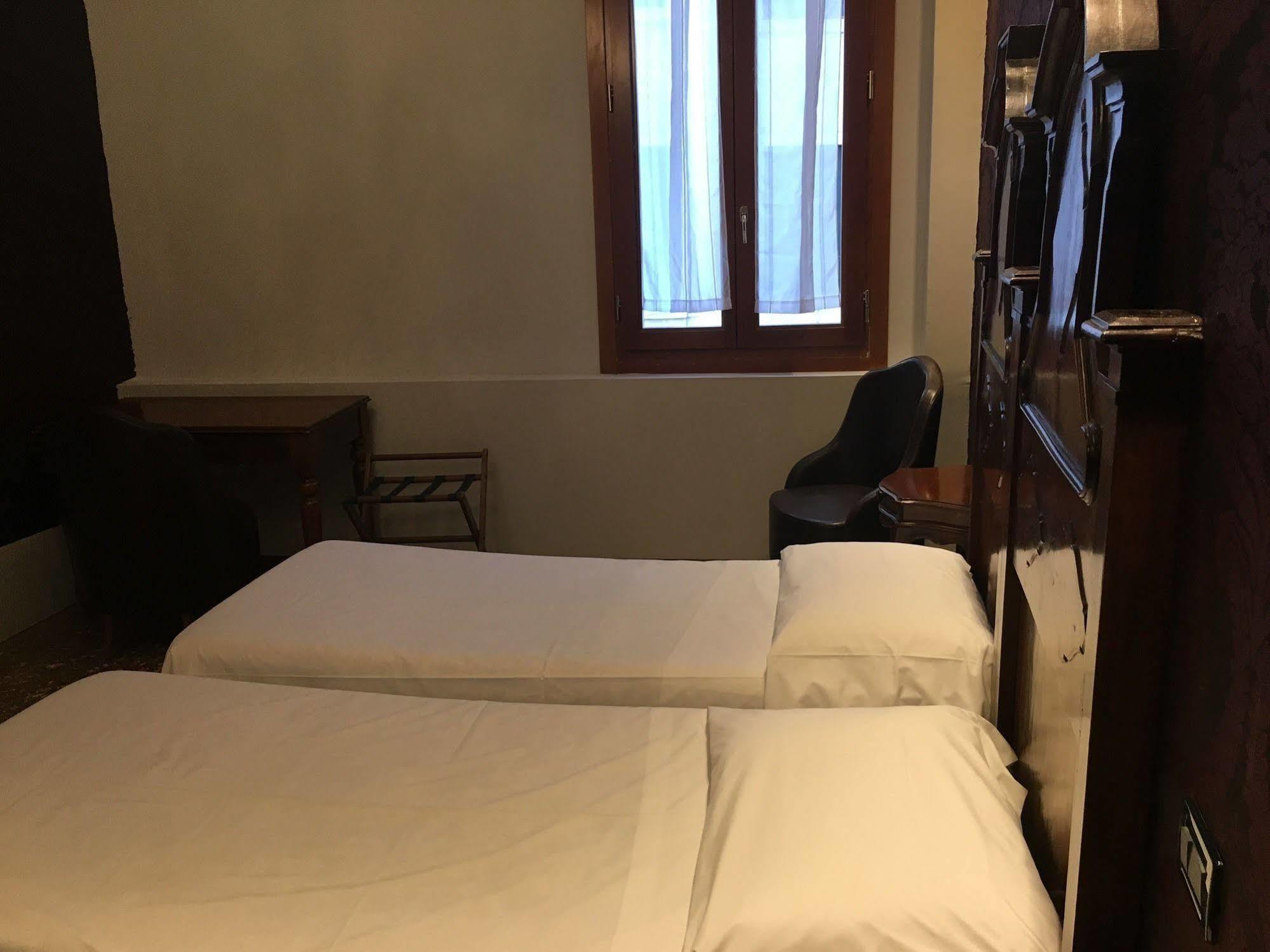 Locanda Leon Bianco On The Grand Canal Gasthof