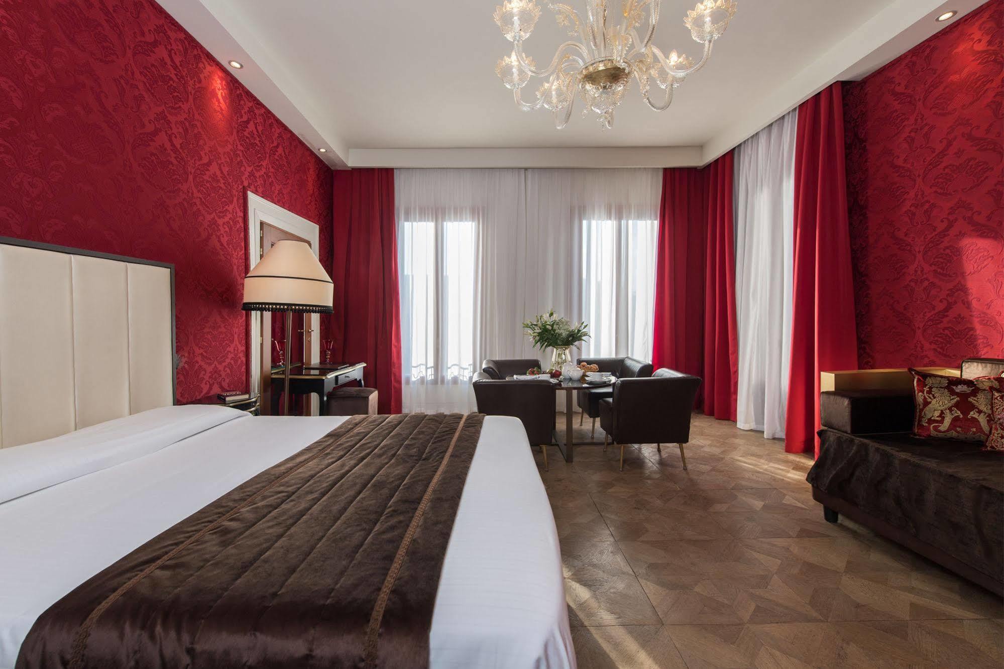 Gasthof Locanda Leon Bianco On The Grand Canal Venedig