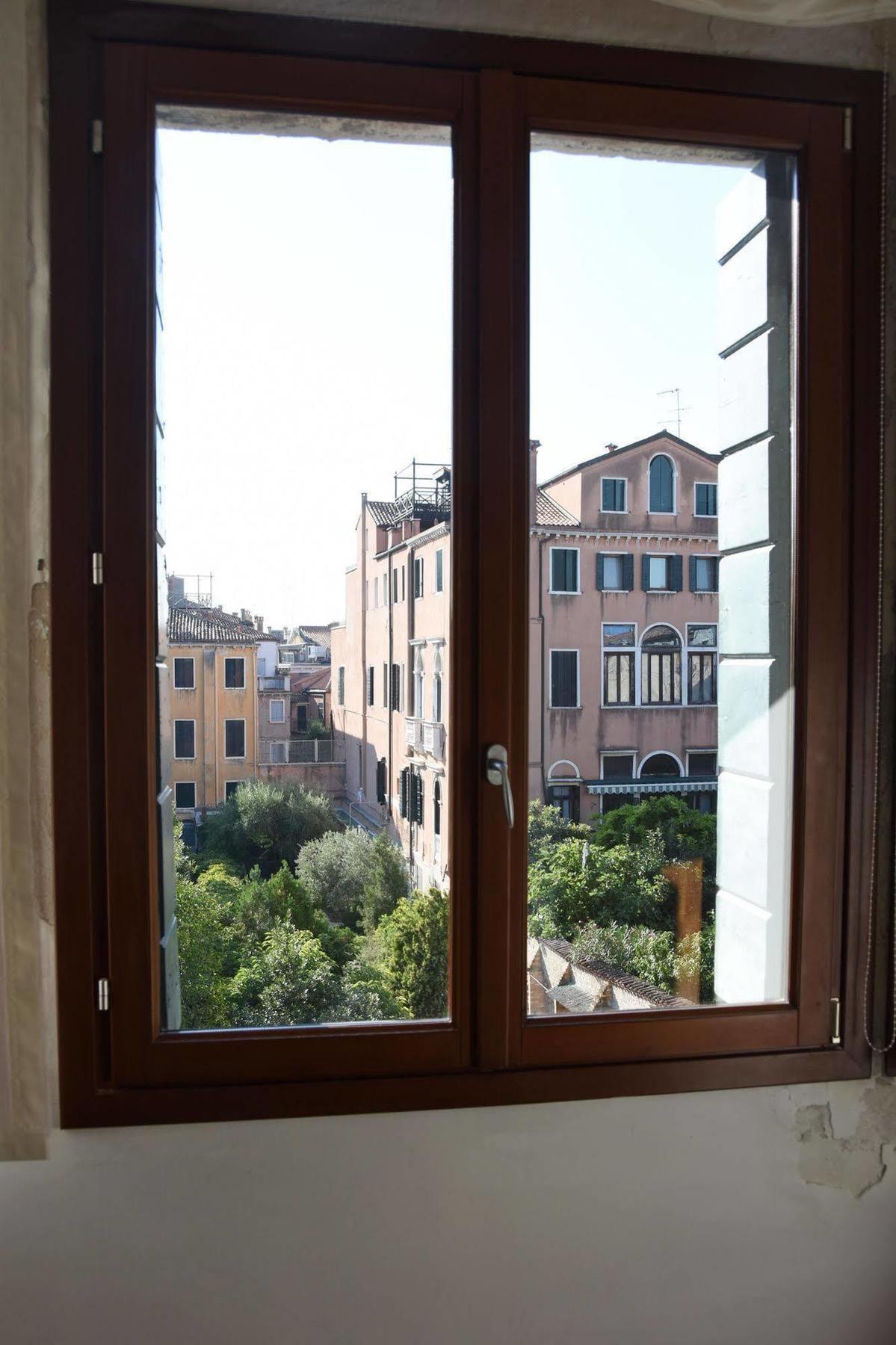 Guest house Corte Dei Miracoli 2*