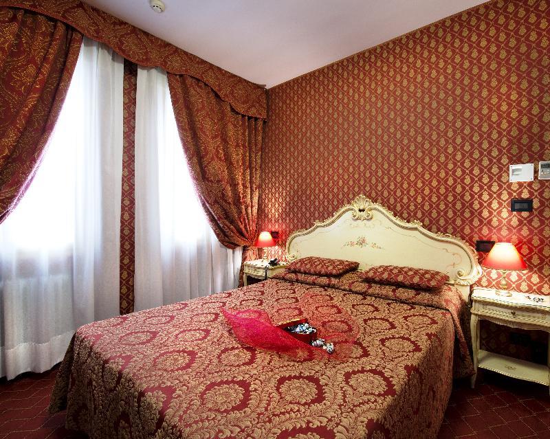 Mignon Hotel 3*