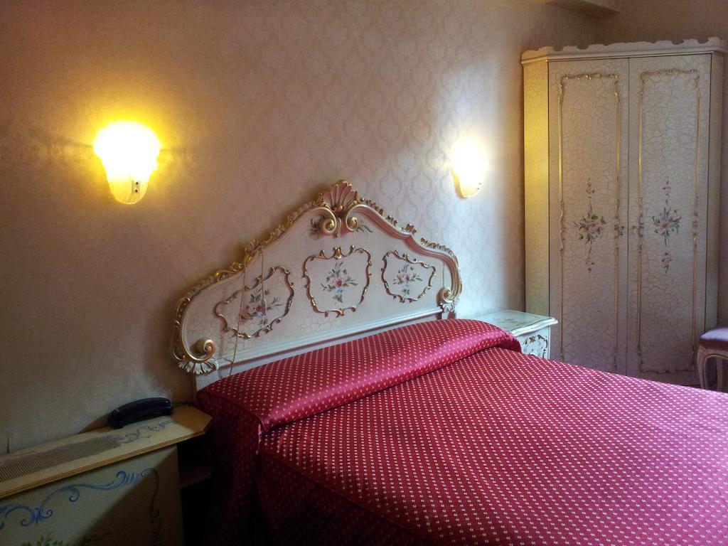 Diana Hotel