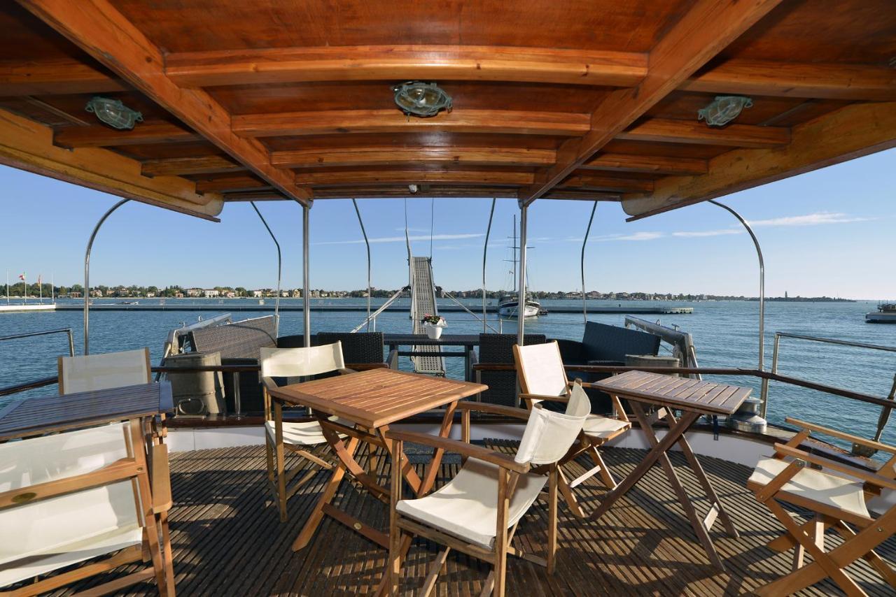 Boat&breakfast Caicco Freedom Botel 2*