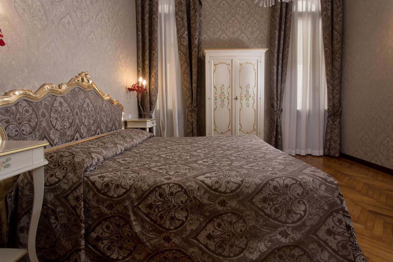 Hotel Mezzo Pozzo Venice