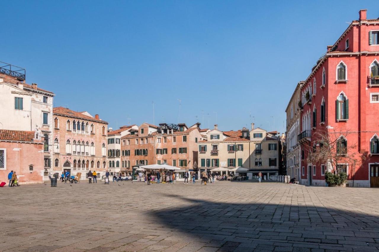 Apartment Fenice Backstage Over Canal Venedig