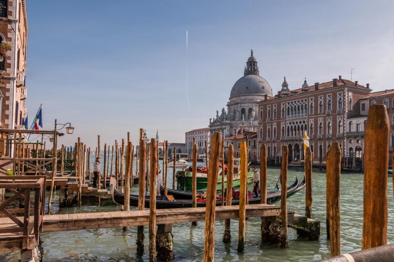 Apartment Fenice Backstage Over Canal Venedig
