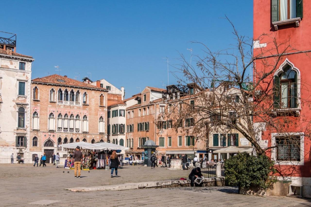Apartment Fenice Backstage Over Canal Venedig