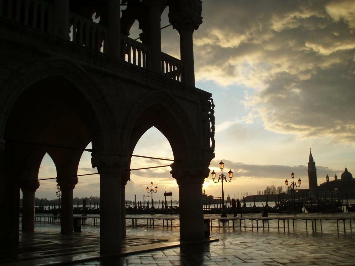 Essence Of * Venedig