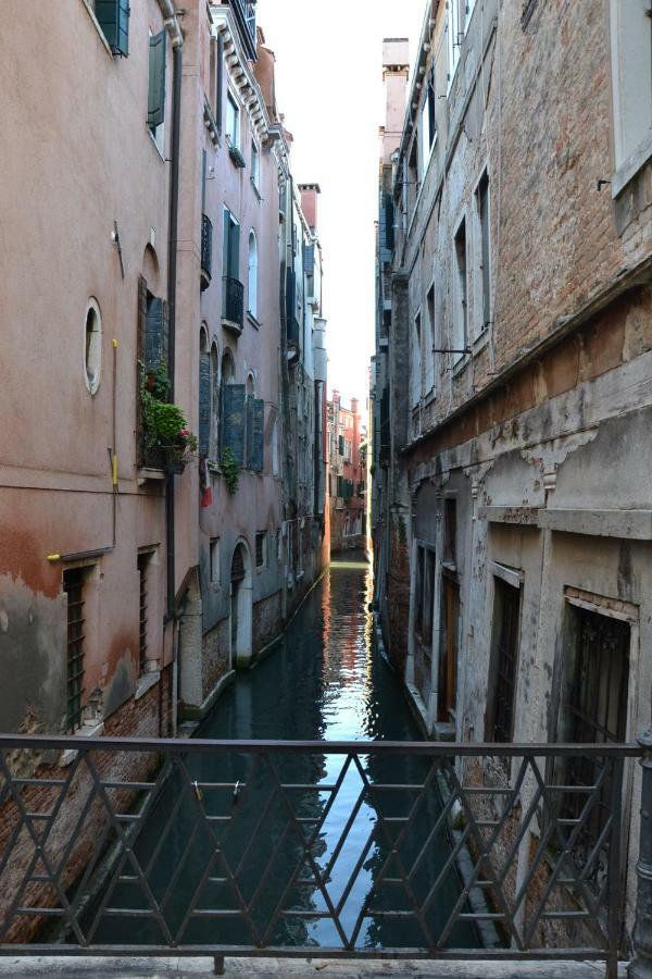 Castello 5888 B, Santa Marina, Calle Marcello, Canale Apartment