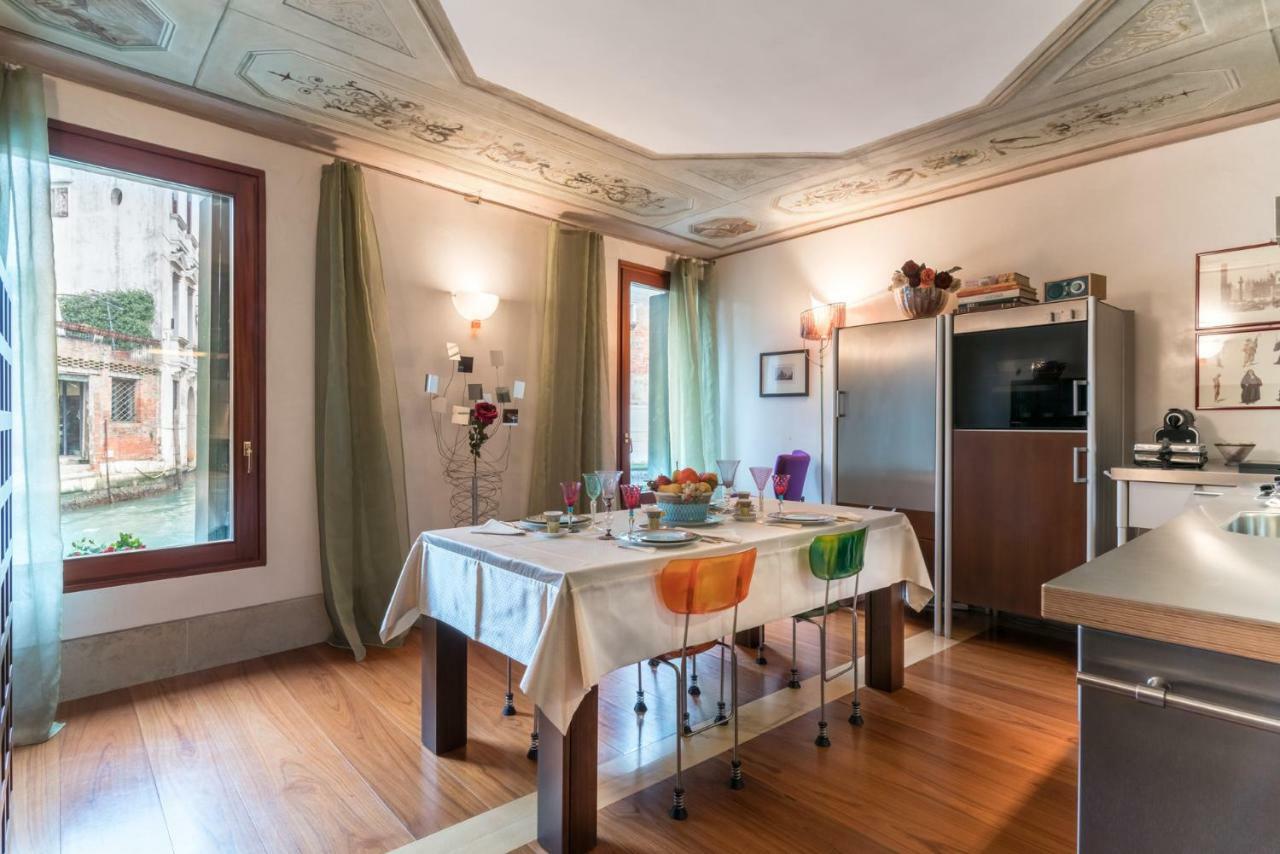 Casa Flavia Ai Morosini - Luxury With Canal View Ferienhaus *