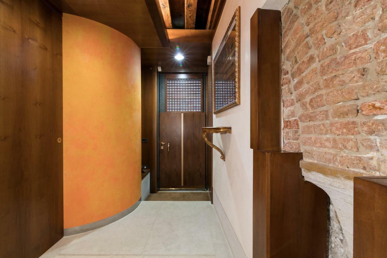 Ferienhaus Casa Flavia Ai Morosini - Luxury With Canal View Venedig