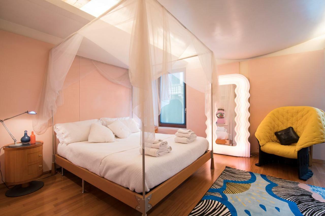 Casa Flavia Ai Morosini - Luxury With Canal View Ferienhaus *