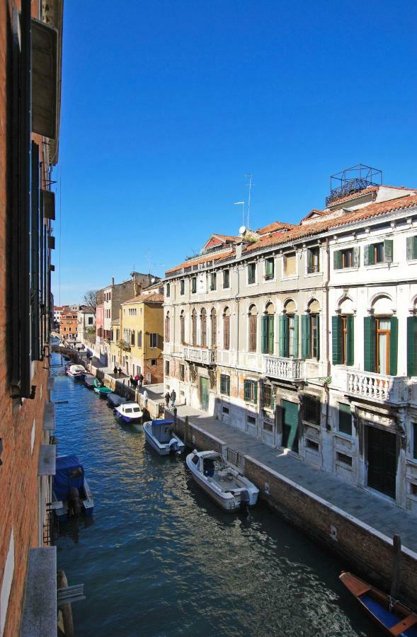 Appartement Ca Corte Nova Design With Canal View Venetië