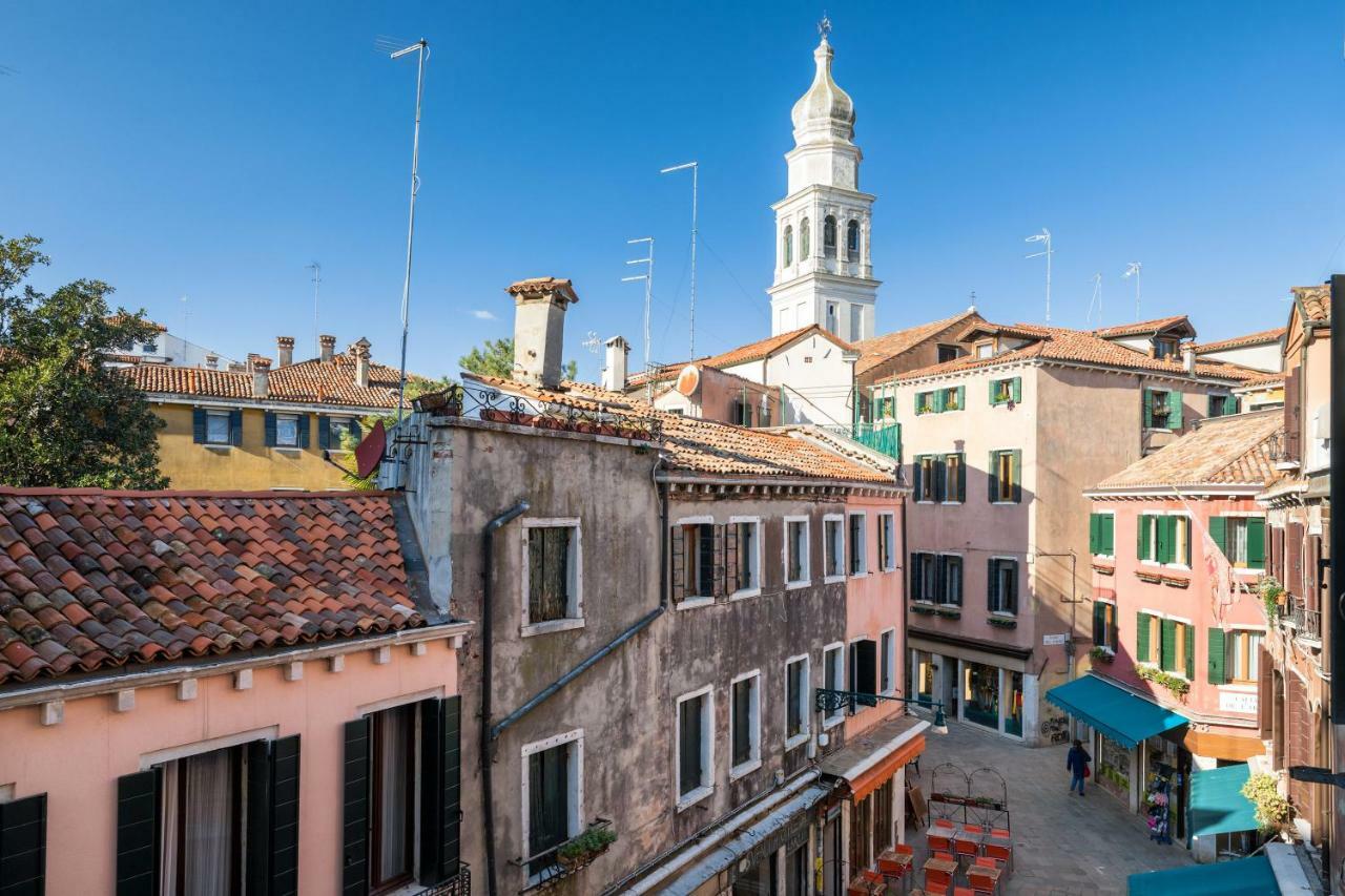 Heaven Biennale, The Elegant Appartamento