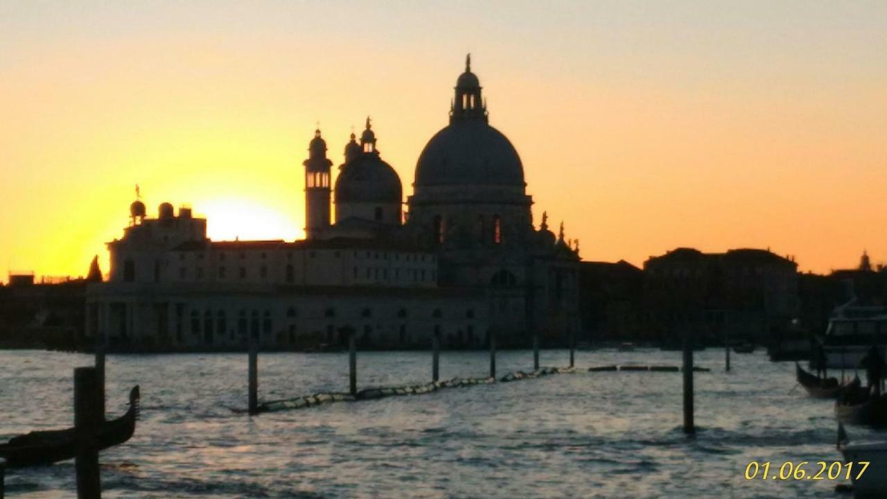 Ca' Giulia - Biennale - Free Wifi Fiber Apartment Venice