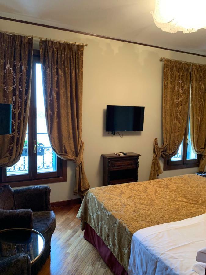 La Calcina Hotel