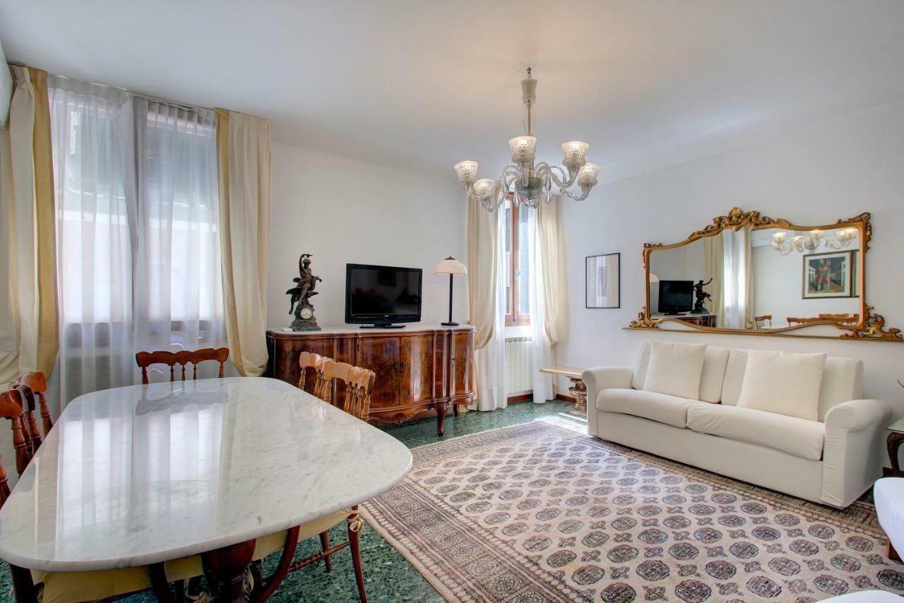 Winona Apartment *