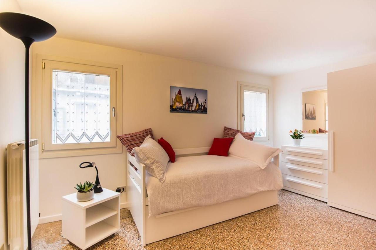 Cozy House-close To Biennale And St. Mark Square Holiday home Venice