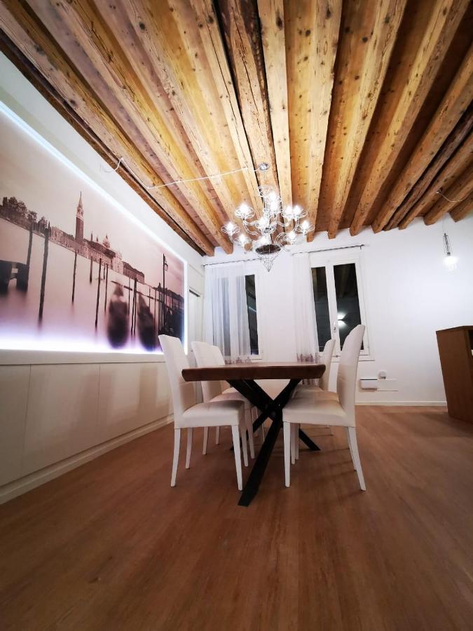 Deluxe 3 Bedrooom Flat In Rialto Appartement Venetië