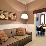 Rialto Deluxe Apartments
