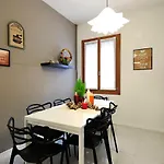 Rialto Deluxe Apartments
