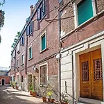 Salute Canal View Apartment