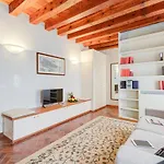 Master Venice Apartments